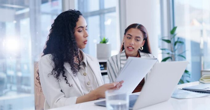 Help, teamwork and women with paperwork, contract and onboarding on proposal with manager. Document report, planning and brainstorming, woman mentor with employee at startup office coworking together