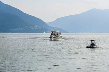 Ascona, See, Seeufer, Schifffahrt, Uferpromenade, Seerundfahrt, Lago Maggiore, Rundfahrt, Ausflug, Schiffssteg, Wassersport, Fischerboote, Tessin, Sommer, Schweiz