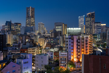 横浜ダウンタウンの夜景　night view of yokohama landscape