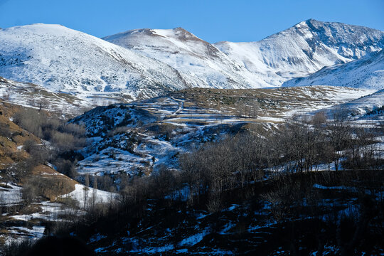 Visita a Cervera, el pueblo de Durro, en el pirineo catal&aacute;n, y el embalse de Sant Antoni.