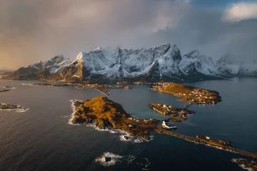 Photo sur Plexiglas Reinefjorden Sakrisoy: Picturesque hamlet in Norway Lofoten Islands, offering serene landscapes and a tranquil escape amid breathtaking nature. High quality photo