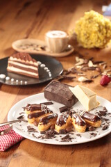dessert plate on the table
