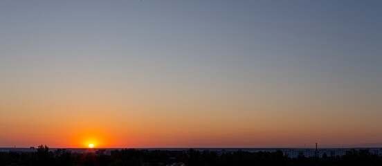 Panorama, the horizon line between heaven and earth