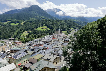 Fototapeta na wymiar Blick auf den Ort Berchtesgaden in Bayern