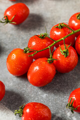 Organic Raw Red Cherry Tomatoes