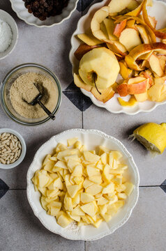 Ingredients and cooking an Apple Strudel