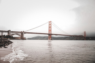 Golden Gate desde la bahia de San Francisco en la tarde
