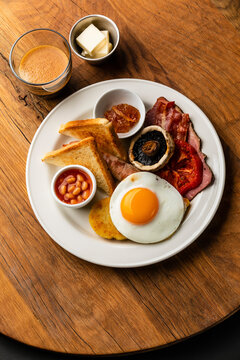 Full fry up English breakfast
