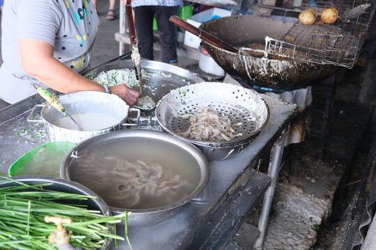 Kuala Kurau renown snack, Cucur Udang (Prawn Fritters) in making. The fritter was soft, fluffy and moist inside while it's external was crispy.