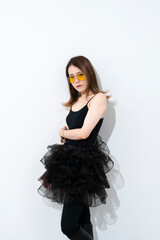 クールなファッションの女性