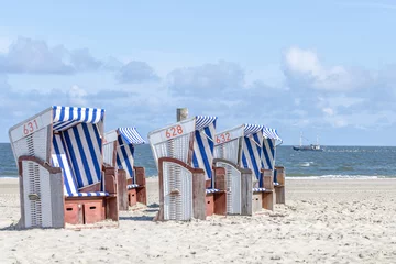  Strandkörbe auf Norderney © parallel_dream