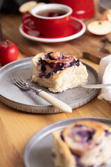 cinnabon buns with cheese cream and blueberries