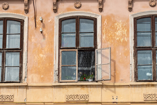 Una ventana de Rasnov, Transilvania