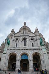 Fototapeta na wymiar Basilica del Sacro Cuore, quartiere di Montmartre, città di Parigi, Francia