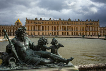 Fototapeta na wymiar Giardini della villa di Versailles, vicino a Parigi, Francia