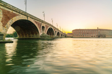 Fototapeta premium Pont Neuf bridge in Toulouse on Garonne river, France