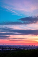 Fototapeta premium 色彩豊かな夕日の風景、海、山、自然、雲