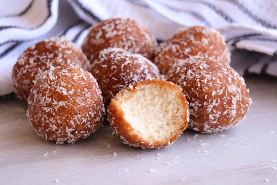 Koesister or bolla. South African dessert