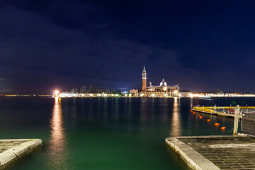 Fototapeta na wymiar Venice by night