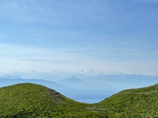 vue sur le mont blanc depuis le jura