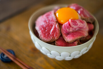 ローストビーフ丼