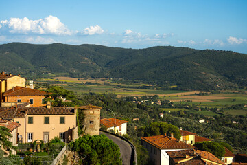 Fototapeta na wymiar Captivating view of the enchanting Tuscan landscape from Cortona, Italy.