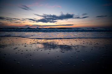 Zachód słońca nad Morzem Bałtyckim.Pogorzelica - obrazy, fototapety, plakaty