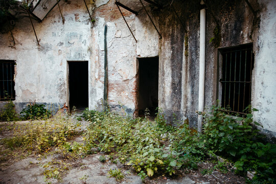View of the courtyard of an abandoned fortress