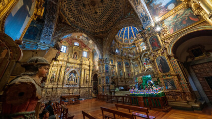 Fototapeta na wymiar San Francisco Catholic Church, Quito, Ecuador 