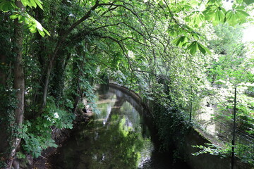 L'Iton, rivière dans la ville, ville de Evreux, département de l'Eure, France