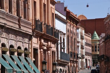 Hermosas calles coloniales de la ciudad de Zacatecas en México