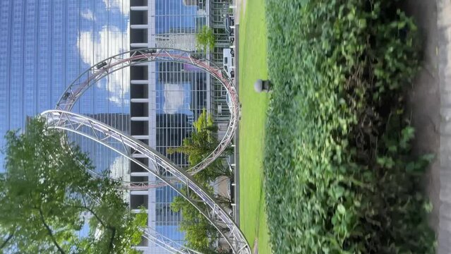 Vertical shot of Sculpture Synergy in Unity Square in Frankfurt, Hesse, Germany