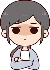 無表情で腕を組む女性