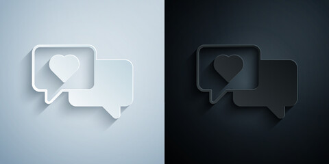 Naklejka premium Paper cut Heart in speech bubble icon isolated on grey and black background. Happy Valentines day. Paper art style. Vector