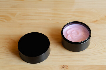 Good cosmetic packaging for cream containers Future cosmetic innovations can also be used for mockup