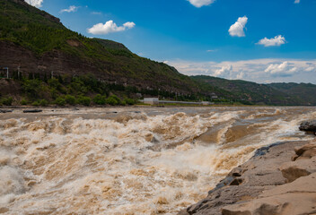 Hukou waterfall at horizontal composition