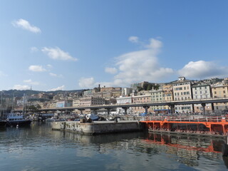 Fototapeta na wymiar Italien: Der Hafen von Genua