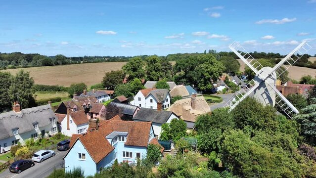 Panning view of Post Mill.

Known as the most photographed village in Essex, Finchingfield is home to one of the county's few remaining windmills and is a charming, picturesque village.