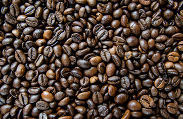 Fototapeta premium Roasted coffee beans background.