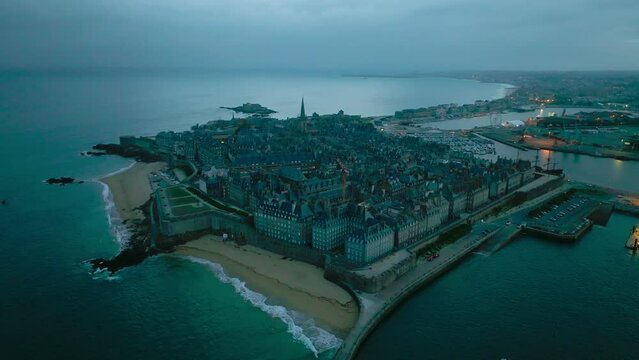 Lever de Soleil sur Saint Malo Video en Drone