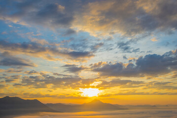 Obraz premium Colorful scenery of the sky with bright colors naturally against the landscape background.