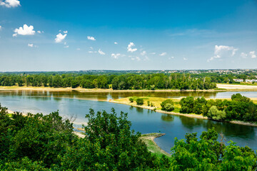 Fototapeta na wymiar Sommerliche Entdeckungstour im wunderschönen Seine Tal - Indre-et-Loire - Frankreich