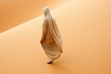 Fototapeta na wymiar A lone Arab gracefully traversing the Sahara's beautiful, vast landscapes. (Generative AI)