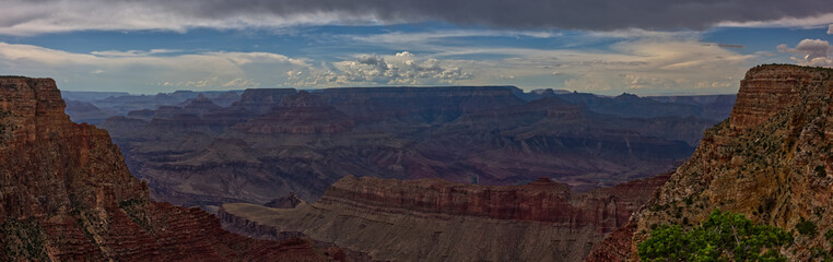 Grand Canyon South Rim between Pinal and Lipan Points