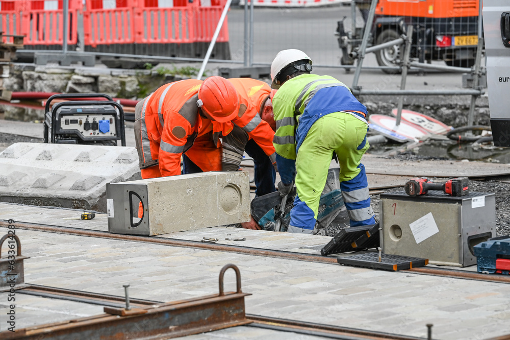 Poster travail emploi job travailleur chantier travaux construction