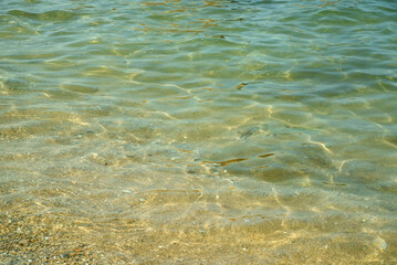 kristallklares Wasser am Strand