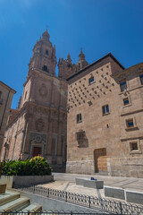 Vista de la Casa de las Conchas y de la Universidad Pontificia de Salamanca