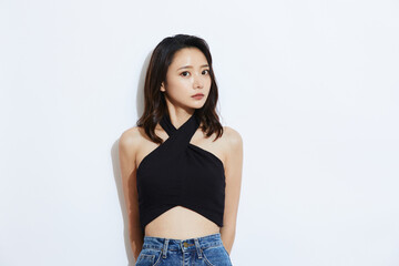 Fototapeta premium 若いアジア女性のヘルシーなファッションポートレート