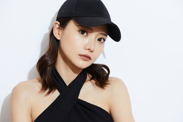 若いアジア女性のヘルシーなファッションポートレート