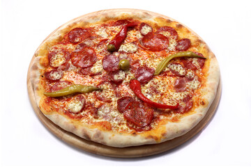 Pizza Picante Pepperoni on a wooden tray